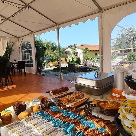 Parco Esmeralda - Family Residence E Breakfast มารีนาดีกาเมโรตา ภายนอก รูปภาพ