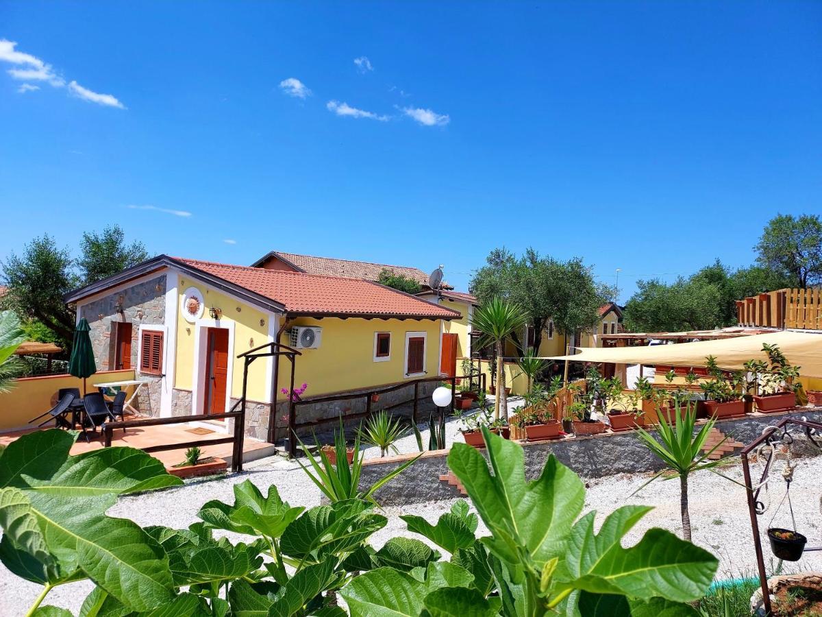 Parco Esmeralda - Family Residence E Breakfast มารีนาดีกาเมโรตา ภายนอก รูปภาพ