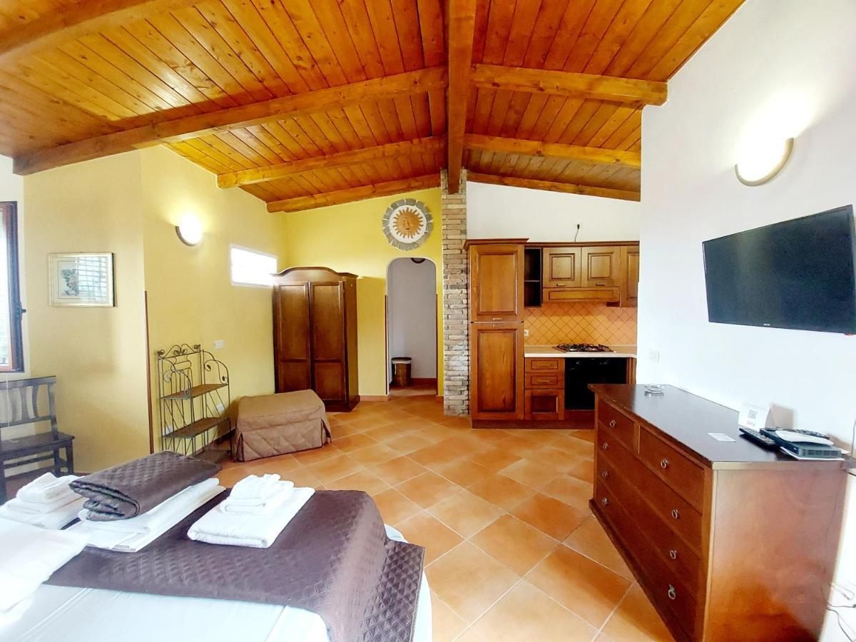 Parco Esmeralda - Family Residence E Breakfast มารีนาดีกาเมโรตา ภายนอก รูปภาพ